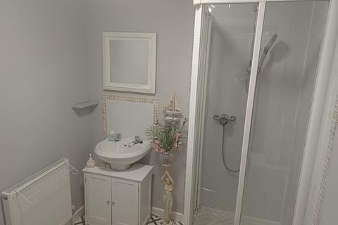 2 bedroom flat to rent, 84 High Street, Thurnscoe