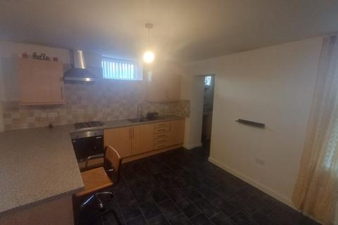 2 bedroom flat to rent, 84 High Street, Thurnscoe