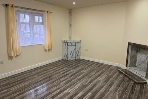 3 bedroom semi-detached house to rent, Dudley DY1