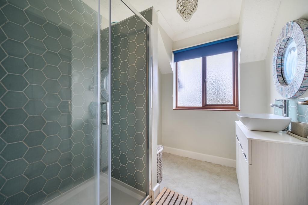 Family Bathroom - 27