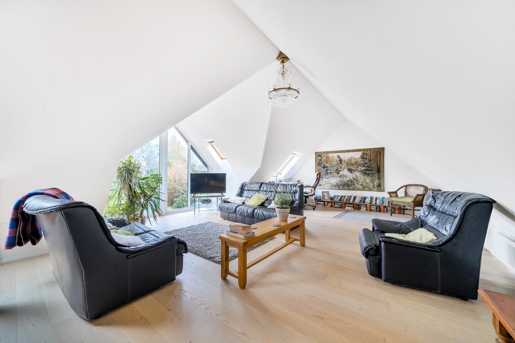 The Lodge Living Room - 38