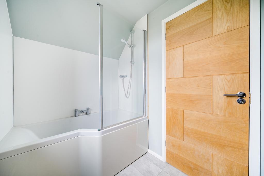 The Lodge En-Suite Bedroom 2 - 50