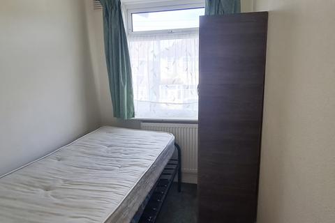 4 bedroom terraced house to rent, 26 Jarrow Road, Chadwell Heath, Essex, RM6 5RH, UK