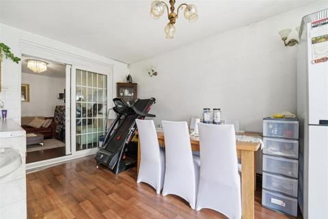 3 bedroom semi-detached house for sale, Croyde Avenue, Hayes