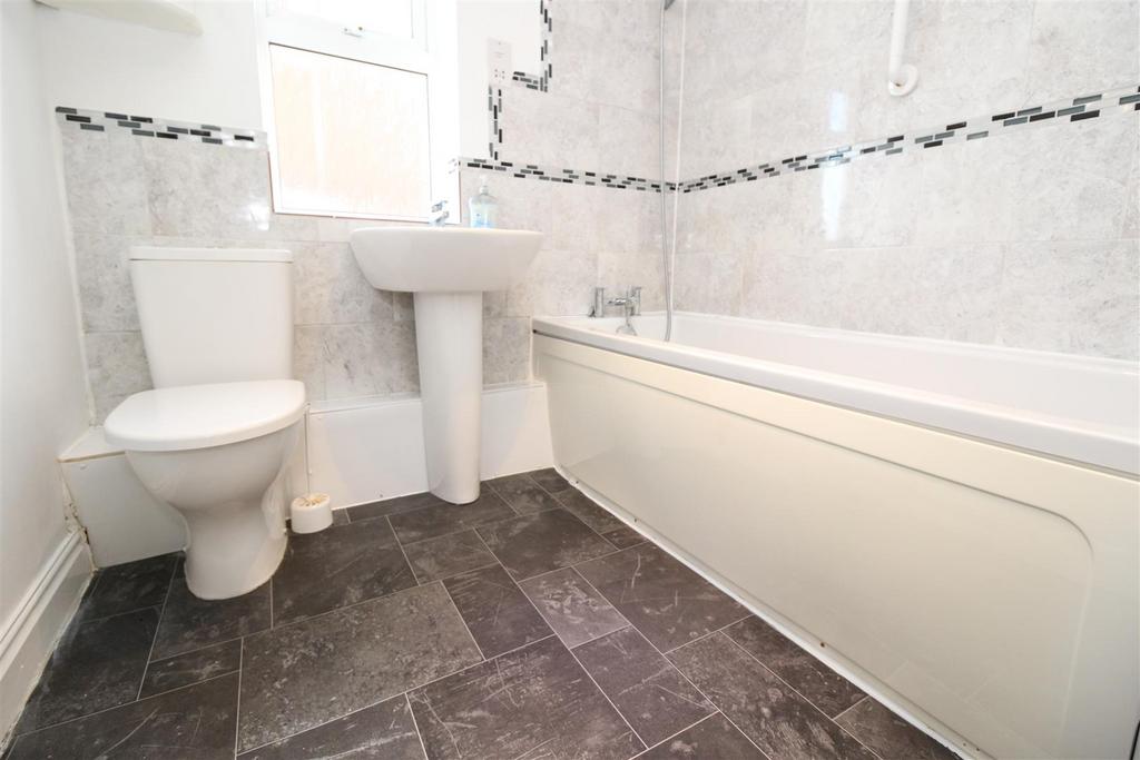 BATHROOM-2.jpg