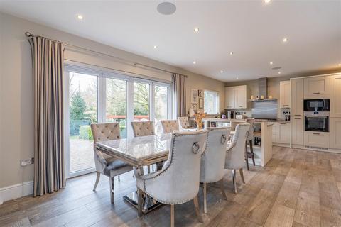 4 bedroom detached house for sale, Berry Avenue, Whittle-Le-Woods, Chorley