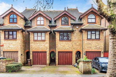 Overton Road,  South Sutton, SM2