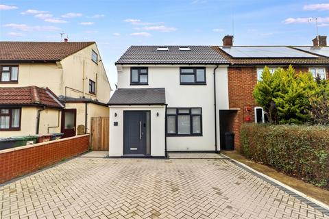 3 bedroom end of terrace house for sale, Carlton Close, Borehamwood