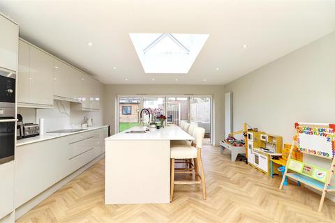 3 bedroom end of terrace house for sale, Carlton Close, Borehamwood