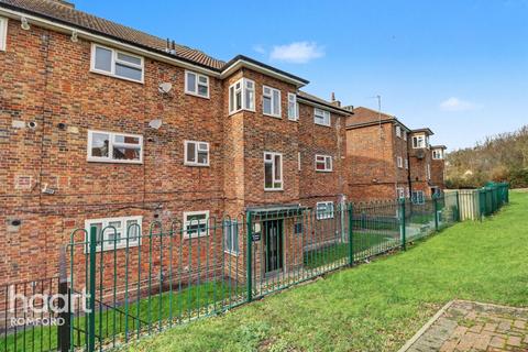 1 bedroom apartment to rent, Redcar Road, ROMFORD