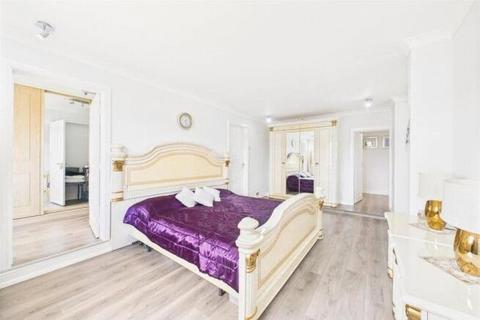 7 bedroom detached house for sale, Lime Grove, Ruislip, HA4