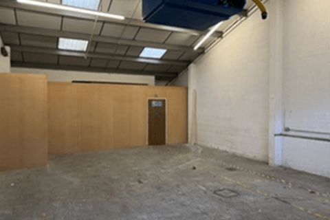 Warehouse to rent - Blackburn, BB1