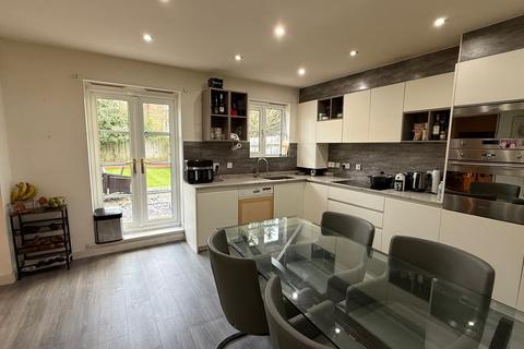 5 bedroom terraced house for sale, Goodhall Close, Stanmore, Greater London, HA7