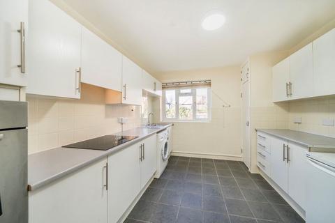 3 bedroom maisonette to rent, Lamberhurst Road, London SE27