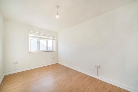3 bedroom maisonette to rent, Lamberhurst Road, London SE27