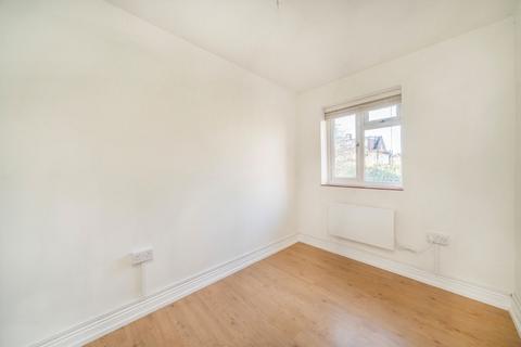 3 bedroom maisonette to rent, Lamberhurst Road, London SE27