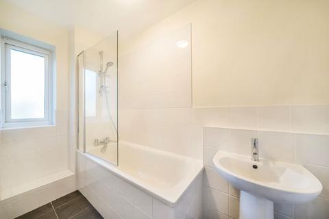 3 bedroom maisonette to rent, Lamberhurst Road, London SE27