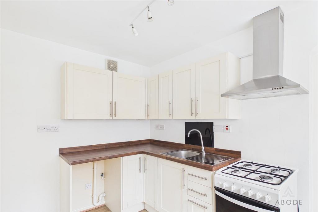 CAM02696 G0-PR0702-STILL003.jpg