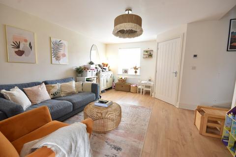 3 bedroom semi-detached house for sale, Horley, Surrey, RH6
