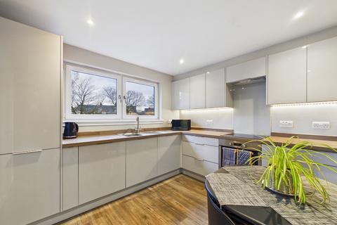 3 bedroom flat to rent, Saughton Road, Saughton, Edinburgh, EH11