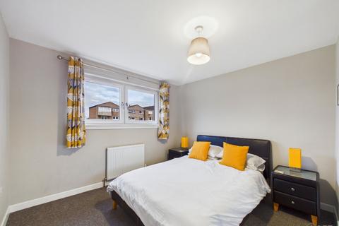 3 bedroom flat to rent, Saughton Road, Saughton, Edinburgh, EH11