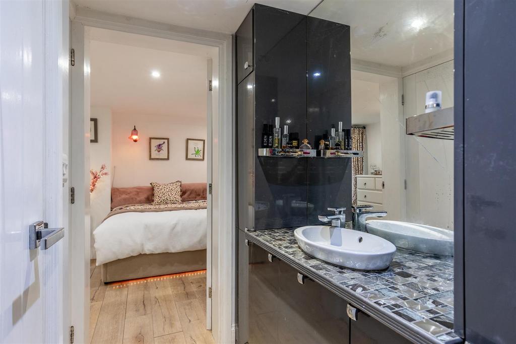 Denny View, Portishead En-suite.jpg
