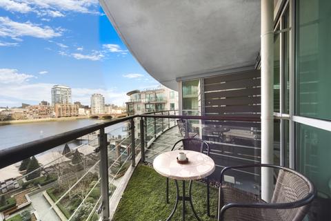 2 bedroom flat for sale, Galleon House, St George Wharf, SW8