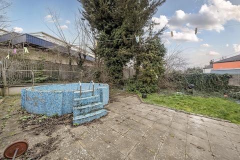 4 bedroom semi-detached house for sale, Barmeston Road, Catford, London, SE6