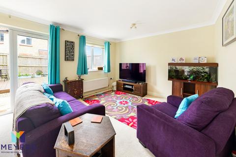 2 bedroom end of terrace house to rent, School Drive, Dorchester, DT2 8