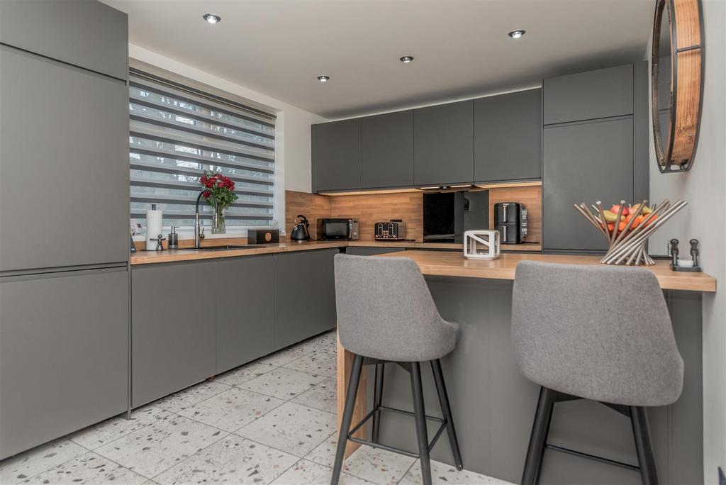 Fitted Dining Kitchen: