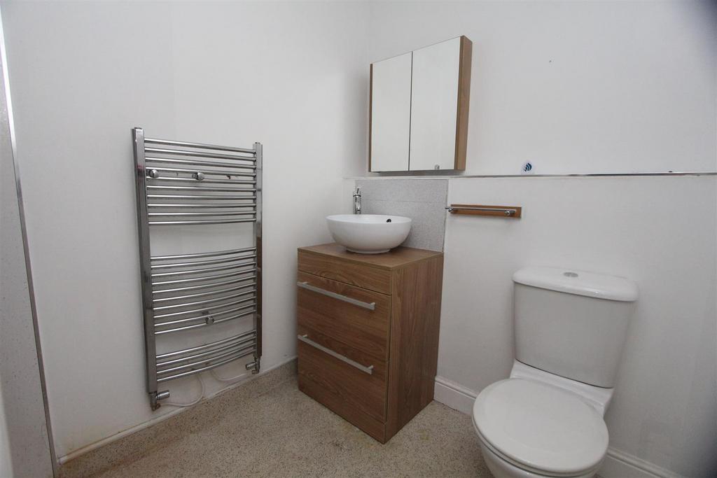 Ensuite.JPG