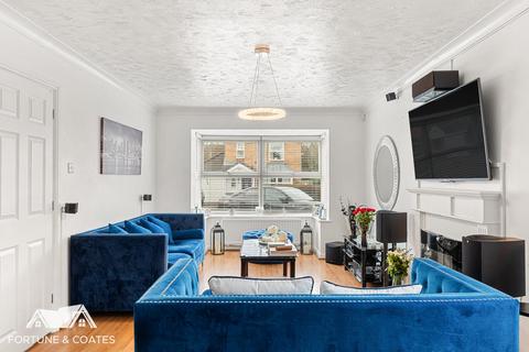 4 bedroom detached house for sale, Challinor, Harlow