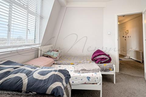 3 bedroom flat to rent, Belgrave Court, Wellesley Road, London W4