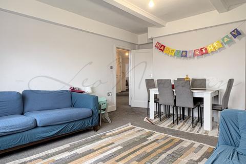 3 bedroom flat to rent, Belgrave Court, Wellesley Road, London W4