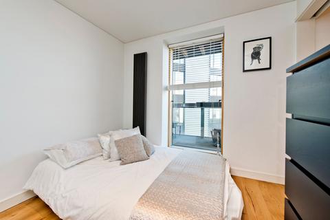2 bedroom flat to rent, Bermondsey Square, London, SE1