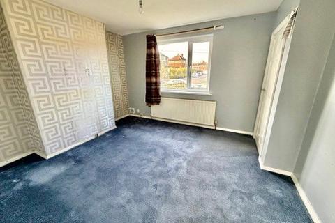 3 bedroom townhouse for sale, Canterbury Avenue, Bradford, West Yorkshire, BD5