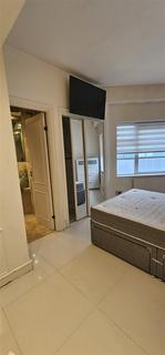 2 bedroom house to rent, Westferry Road, London E14
