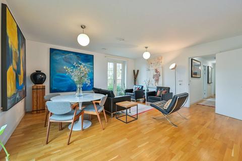 2 bedroom penthouse for sale, Henderson Apartments, Elephant and Castle, London, SE17