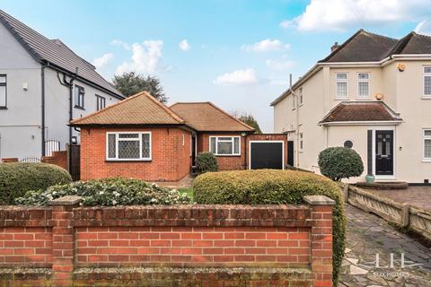 3 bedroom bungalow for sale, Lambs Lane North, Rainham