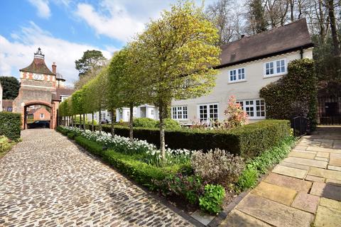 3 bedroom semi-detached house for sale, Moor Park House Way, Farnham, Surrey, GU10