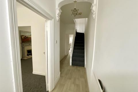 4 bedroom terraced house for sale, Old Castle Road, Llanelli