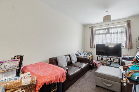 3 bedroom end of terrace house for sale, Dewsbury Road, Luton