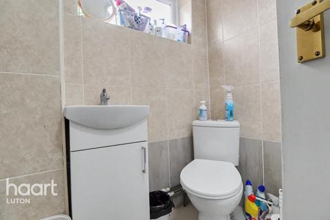 3 bedroom end of terrace house for sale, Dewsbury Road, Luton