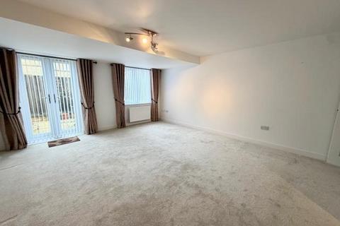 1 bedroom flat for sale, Haworth Close, Halifax