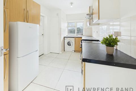 2 bedroom flat to rent, Pinner Road, Northwood, HA6