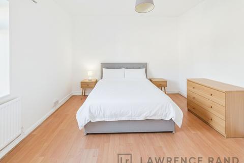 2 bedroom flat to rent, Pinner Road, Northwood, HA6