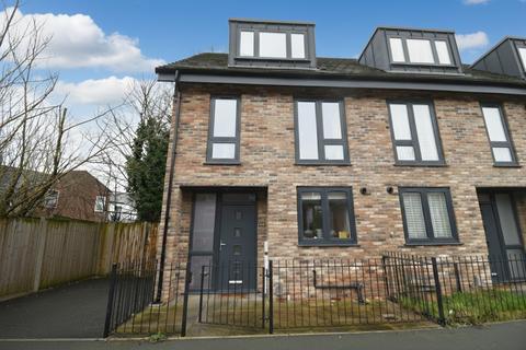 Trafford Road, Eccles, M30