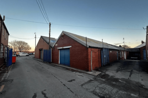 Industrial unit to rent - Blackburn, BB1