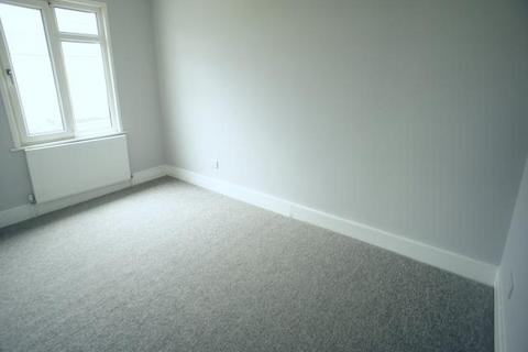 2 bedroom maisonette to rent, Rowden Park Gardens, London