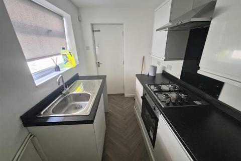 2 bedroom terraced house to rent, Belfast Road, Liverpool, L13